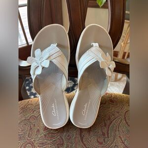 Clarks White Sandals with Elegant Flower Design